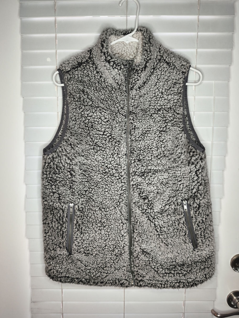 Thread & Supply Arctic Sherpa Fleece Vest Womens Gray Full Zip Pockets Size M